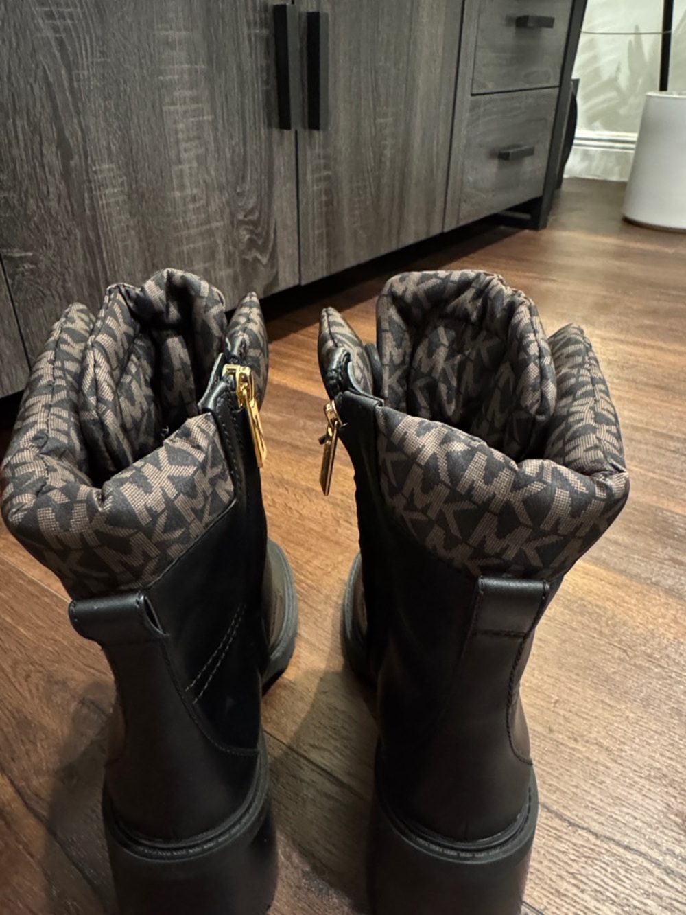 Michael Kors Black NWOT Cade Leather  and Signature Logo Combat Boot. No Box. - Picture 8 of 11